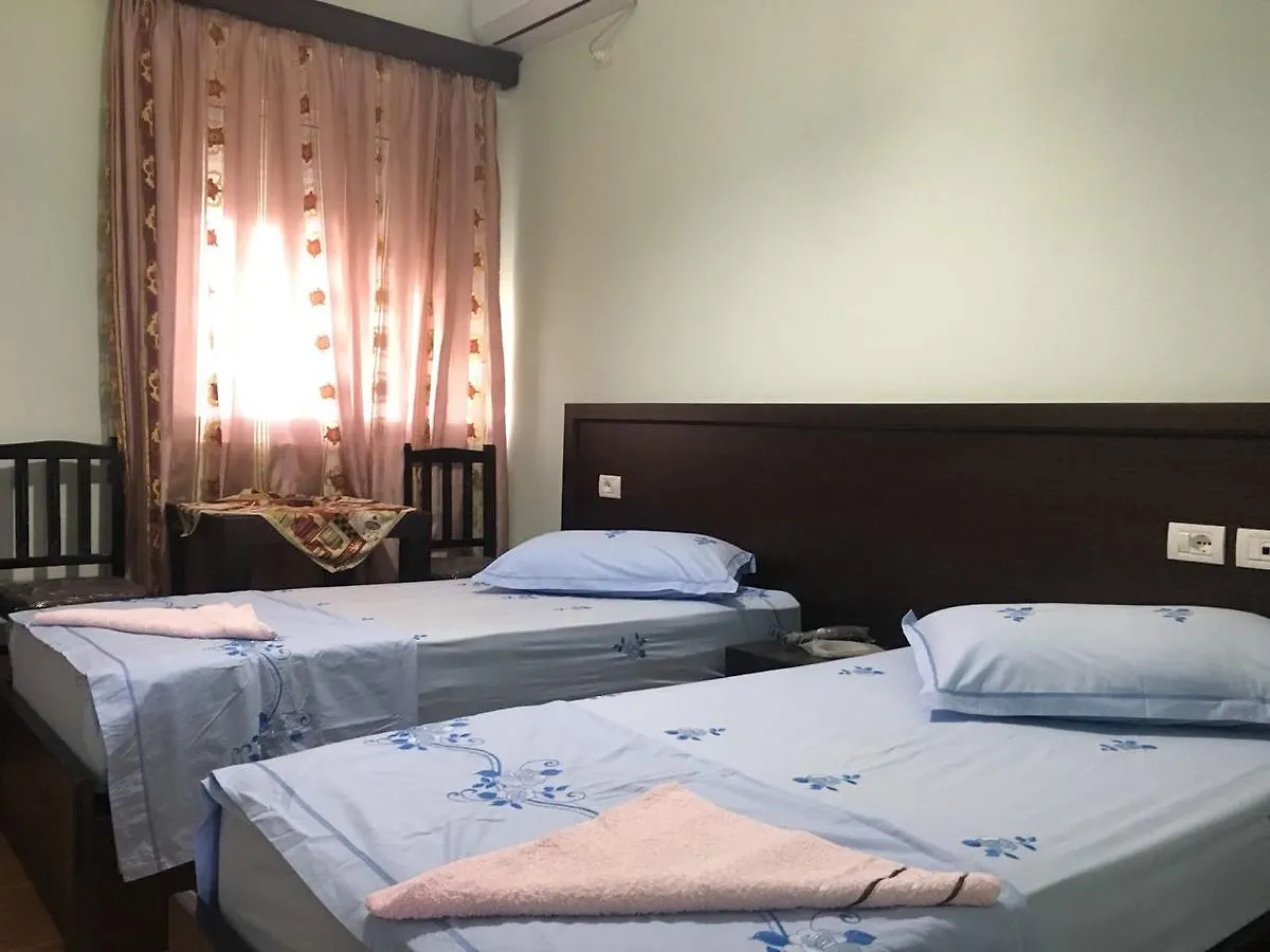 Guest House Simeone بيرات فندق